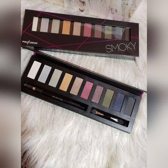 Profusion Smoky 10 Color Eyeshadow Palette With Eyeliner & Brush (Black Cover) - Picture 3 of 4